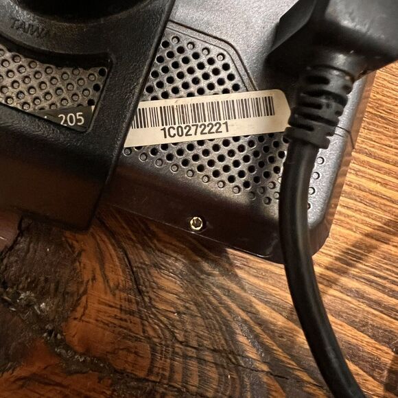 Garmin Nuvi 205 GPS Bundle Suction Cup Holder /Car Charging Adapter Tested READ - Picture 6 of 9